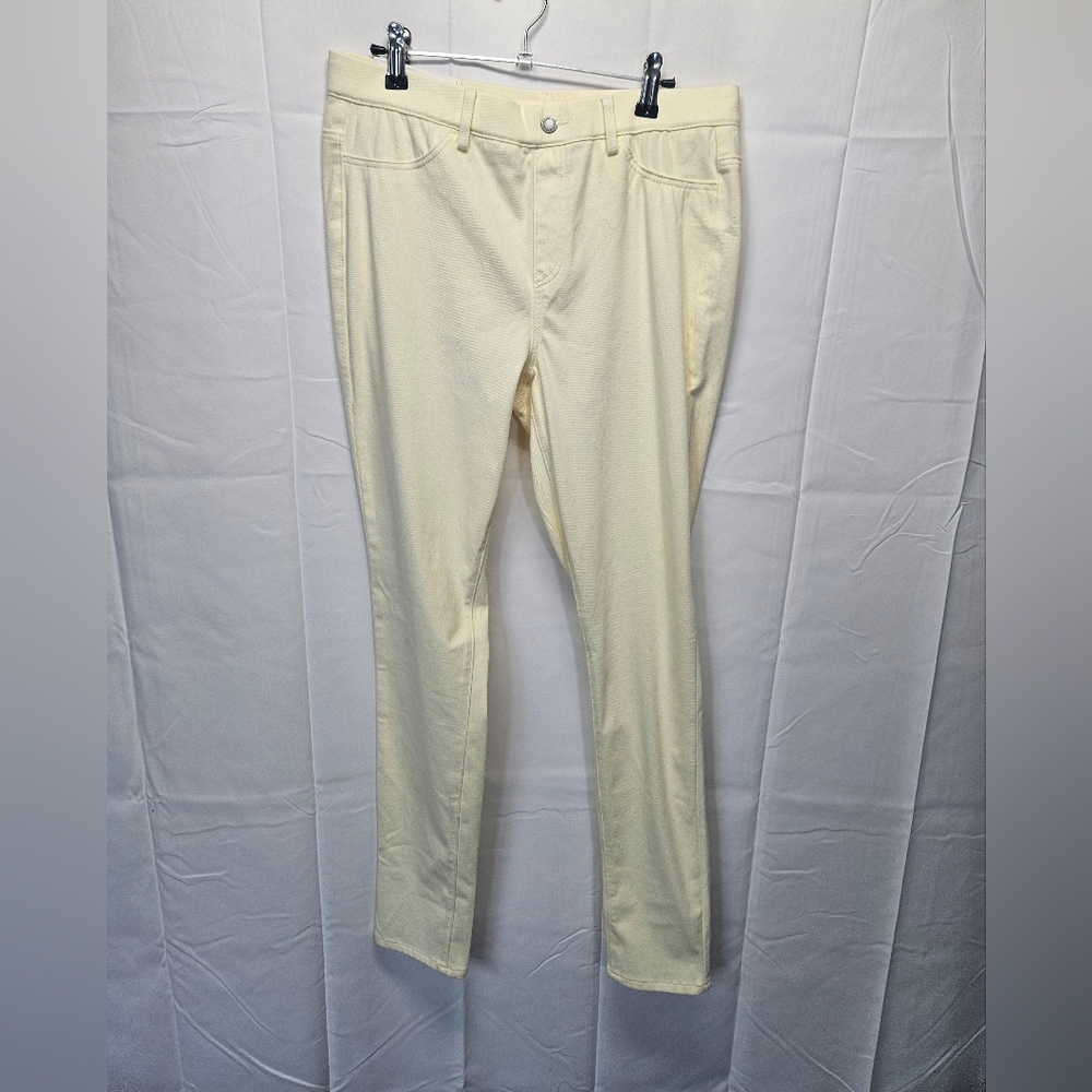 NWT Uniglo Pale Yellow Women's Jeans